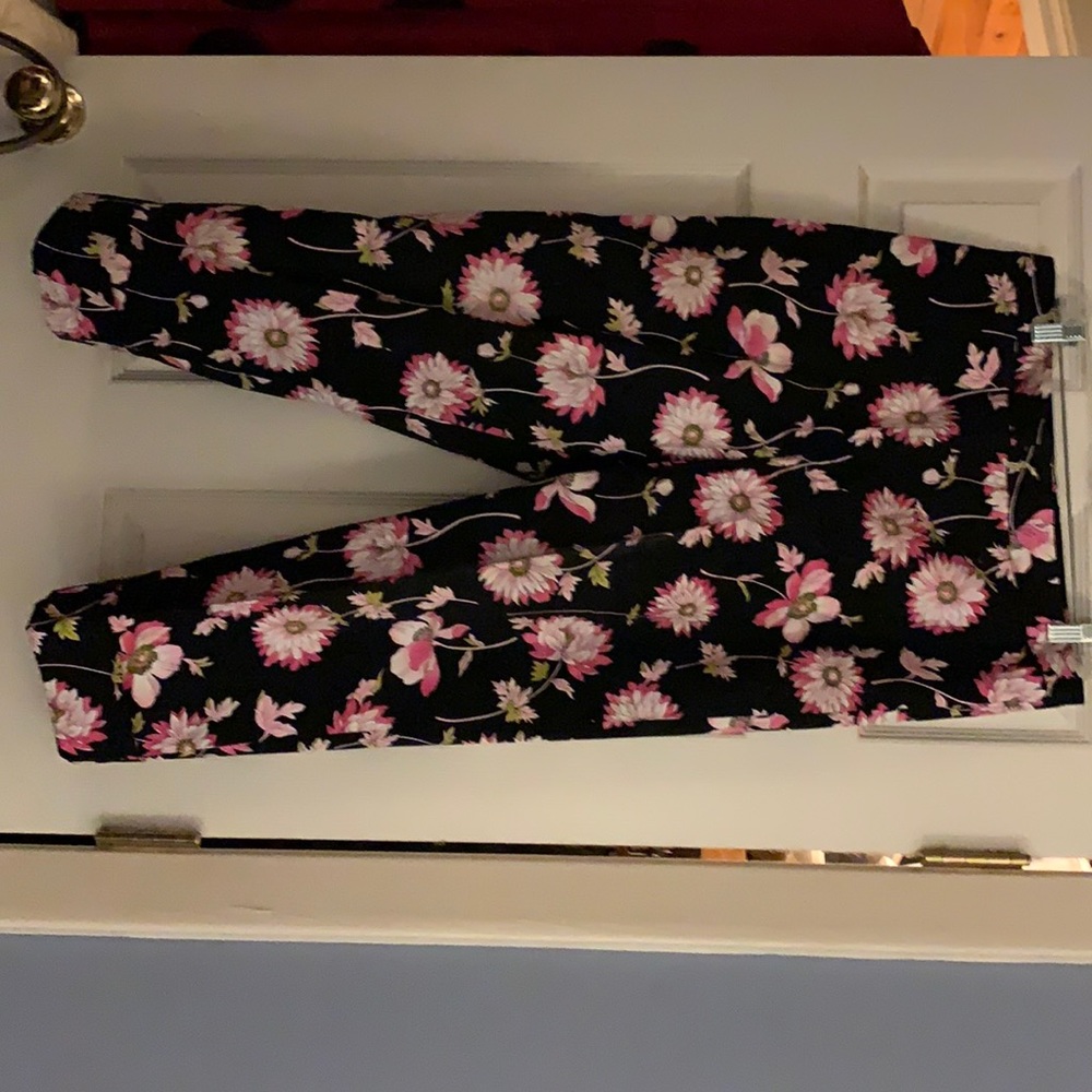 Cute floral Capri Pants